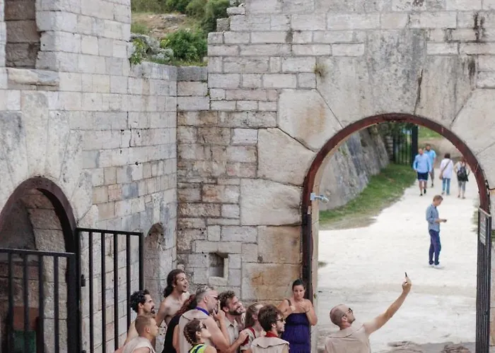 Mon Perin Castrum - Valentina Bale