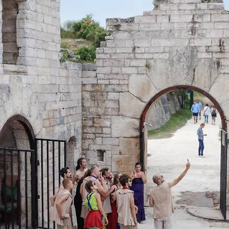 Mon Perin Castrum - Valentina Bale