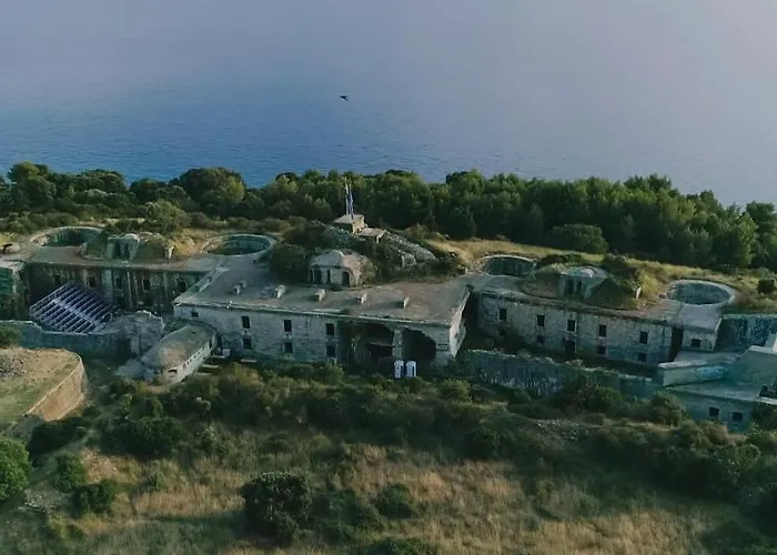 Mon Perin Castrum - Valentina *